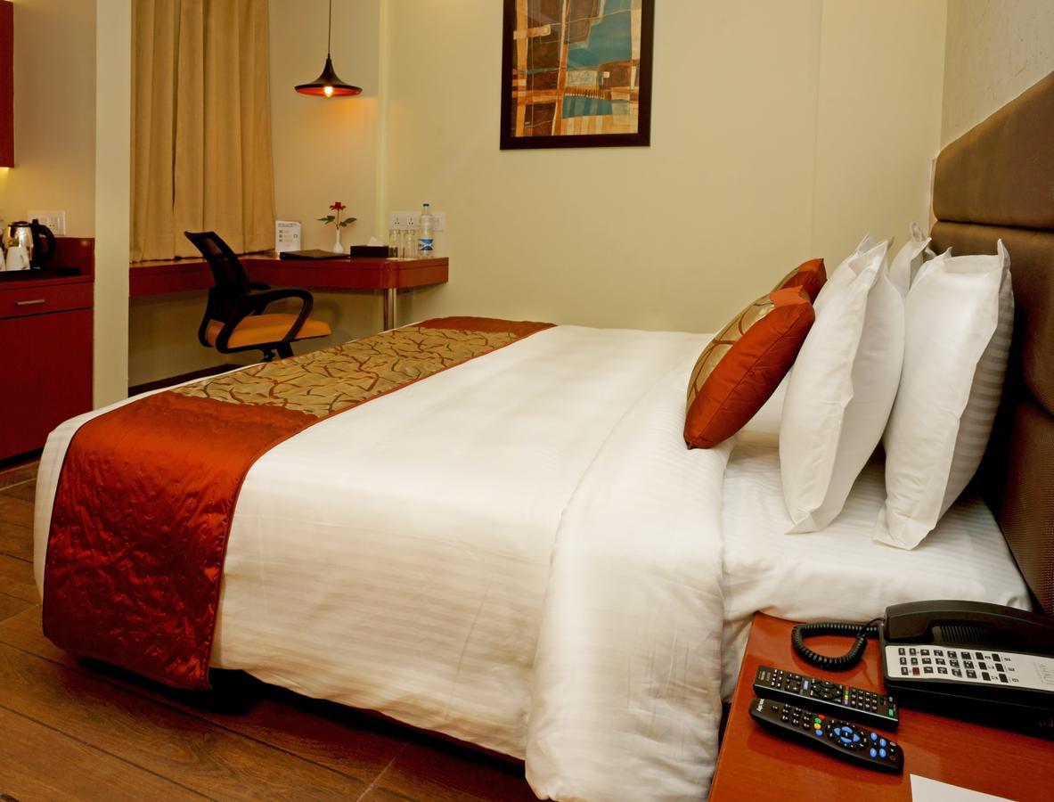 Hotel Amalfi Grand Patna  Pokój zdjęcie