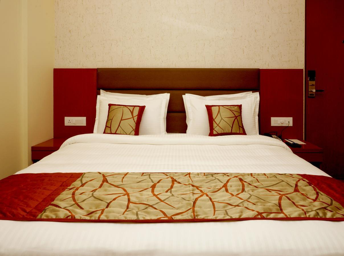 Hotel Amalfi Grand Patna  Pokój zdjęcie