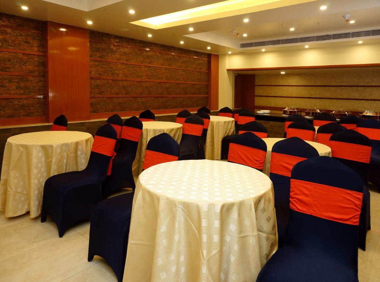 Hotel Amalfi Grand Patna  Pokój zdjęcie